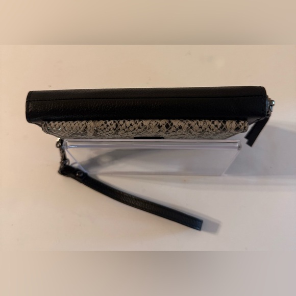 Rachel Rachel Roy Wristlet Black Snake Like Pattern Leather Zip Magnetic Closure - Picture 10 of 15